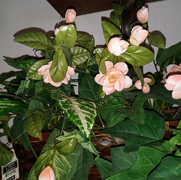 NWT Artificial Plant Basket - Picture 7 of 9